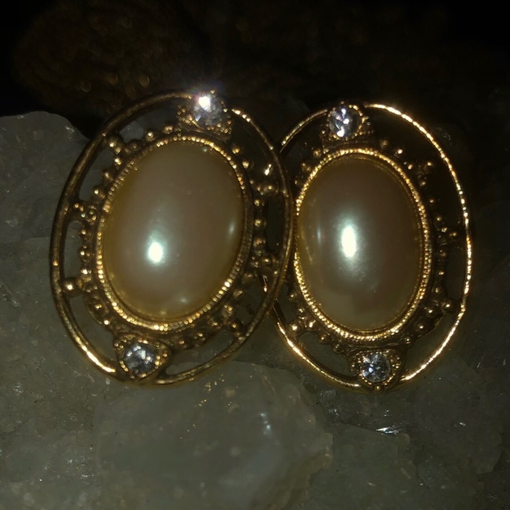 1920s Inspired Clip-on Pearl Earrings